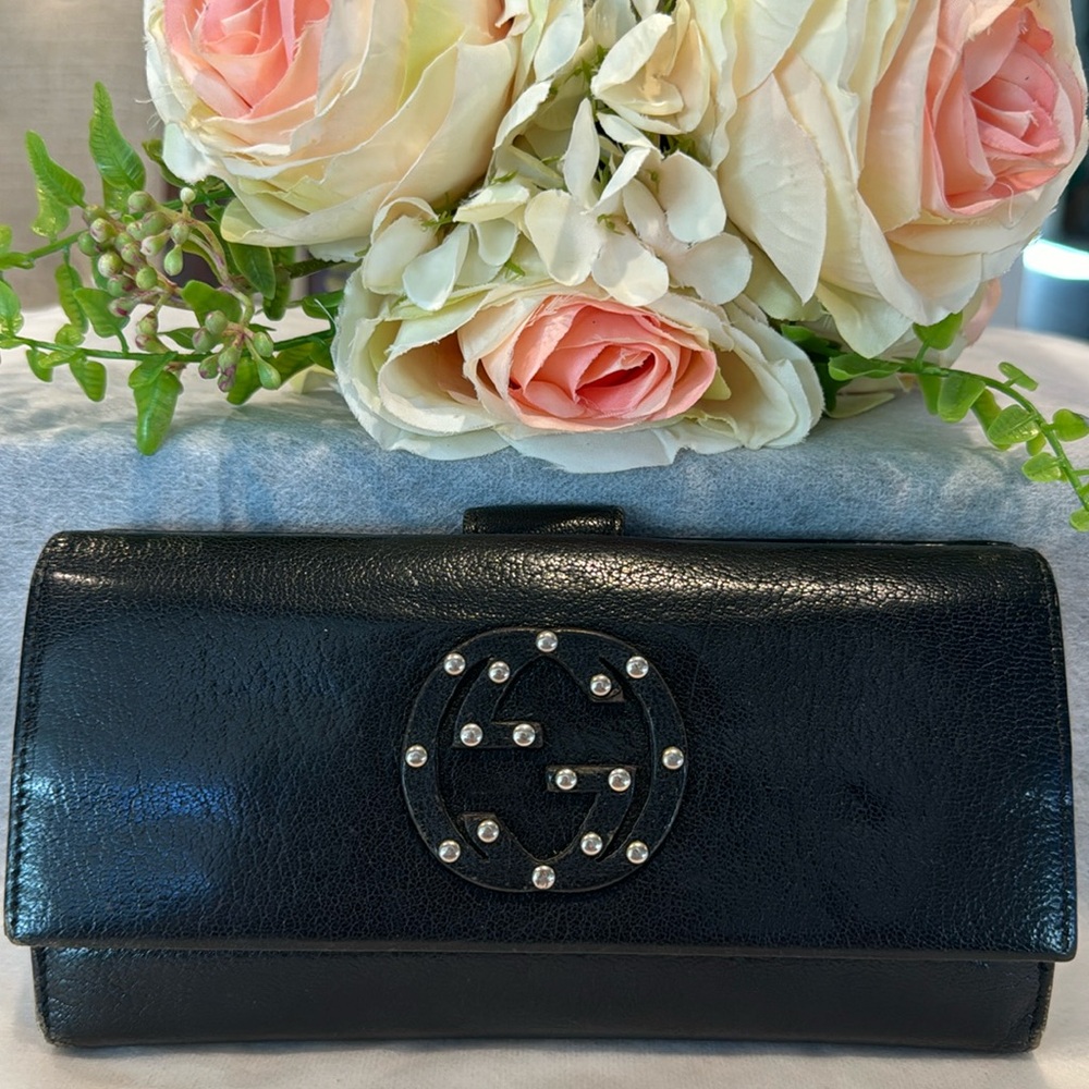 Authentic Gucci wallet